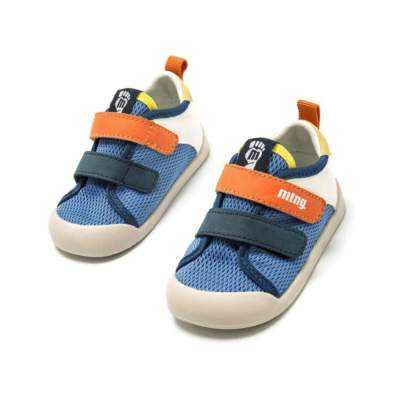 Calzado que respeta el desarrollo natural del pie del bebé Zapatillas Bebé Mustang Free C.55947 | Dml Sport. 48907